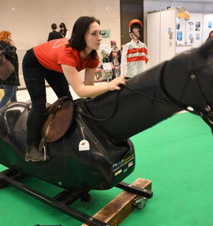 Kam 30. listopadu 2025 za sportem? Na fotbal, cyklokros do Kolína a veletrh  Schola Pragensis a Festival alpinismu