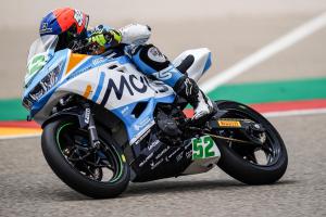 Smolný start jezdce Königa v supersportech. V Aragonu ho zradila motorka