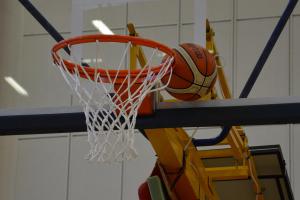 Kam 16.května za sportem? Hurá na basketbal, futsal a na hokej k televizi a vůbec