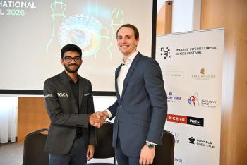 Do Prahy přijel po 95 letech úřadující světový šachový šampion Gukeš Dómmarádžu