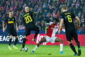 Odezírali jsme z obrázků pořízených při fotbalovém utkání Slavia Praha - Inter 1:3