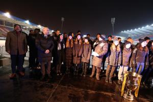 Pod tribunou na stadionu Viktorie Plzeň se už nadělovalo pět dnů před Štědrým dnem