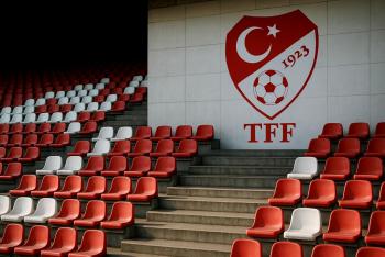 Turecký fotbal se otřásá: 1 024 hráčů suspendováno a osm zatčených