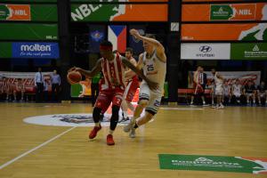 Skvělá basketbalová podívaná v Praze na Folimance USK Praha – BK JIP Pardubice 69:71