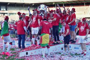 Podívejte se, jak se radovali fotbalisté Slavie Praha ze získání mistrovského titulu