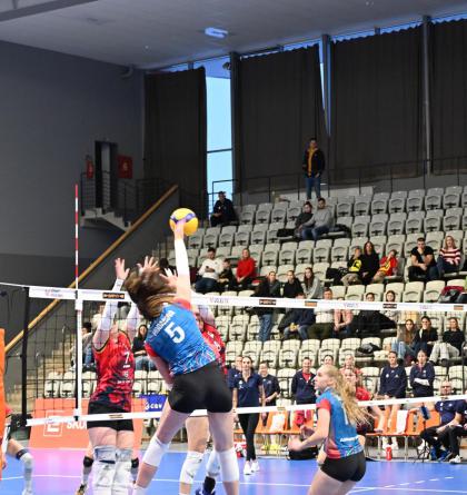 Vládkyněmi Prahy po derby  volejbalistek jsou Lvice Praha, které přehrály Olymp 3:0