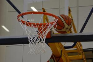 Kam ve středu 9. prosince 2020 za sportem? Na fotbal, hokej, basketbal, házenou i volejbal