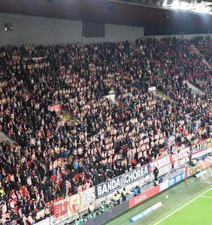 Na pár minut se příznivci fotbalistů Slavie stali otužilci!  Slavia Praha - 1. FC Slovácko  3:0