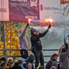 Dýmovnice, světlice a další nebezpečné předměty do hledišť ragbyových hřišť nepatří