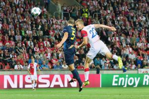 Podívejte se, jak fotbalisté Slavie marně sahali v Edenu po Lize mistru, ale diváci gól neviděli