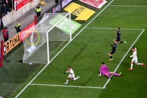 Na tribuně Sever v Edenu zaznělo: "Dejde jim bůra" a hráči Slavie přání divákům splnili! Slavia Praha - Jablonec 5:1