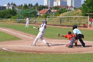 Kam 5. května za sportem? Hurá na fotbal, tenis, baseball, házenou, stolní tenis