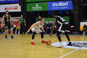 Podívejte se, jak basketbalistům Nymburka 3 body scházely od stovky proti pražskému USK