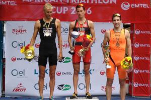 Triatlonista Tomáš Svoboda veze bronz z afrického poháru ve sprinttriatlonu na Mauriciu