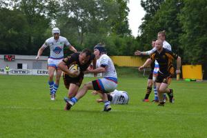 Podívejte se, jak ragbisté Pragy pokládali pětky do říčanského brankoviště ...