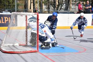 Favorité v hokejbalové extralize nezaváhali, a tak jsou Letohrad s Plzní krok od vyřazení