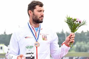 Viděno z dvou metrů a dvou centimetrů výšky kajakáře Josefa Dostála