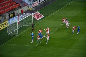 Kam v neděli 13. prosince 2020 za sportem? Na fotbal, hokej, biatlon, volejbal, basketbal
