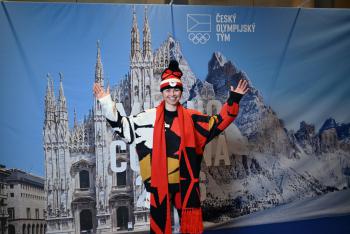 Hurá k televizím ke sledování startu českých hokejistek na turnaji ZOH v Milánu s USA