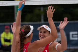 Čtyři české páry postoupily na turnaji Beach Prague Open 2021 do čvrtfinalových bojů
