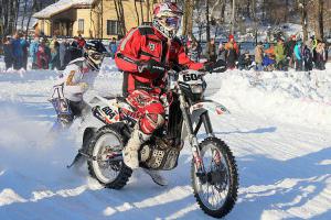 František Kylar v Orlickém poháru v motoskijöringu vedení uhájil