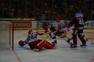 Hokejisté Sparty pokazili výlet příznivcům Hradce Králové do Prahy. Sparta - Hradec 4:0