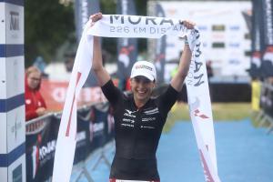 MORAVIAMAN: Pro tituly v triatlonu si dominantně doběhli Tomáš Řenč a Simona Křivánková
