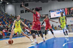 Ve které první lize může skončit pražské derby rozdílem 80 bodů? V basketbale žen USK - Slavia 122:42