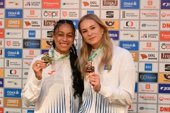 To jsou medailistky z Toruně zlatá Lurdes Gloria Manuel a bronzová Amálie Švábíková