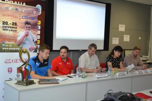 Devatenáctiletí fotbalisté z 12 týmů devíti zemí si chtějí sáhnout na pohár GENERALI CEE Cupu
