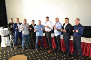 V O2 areně se v sobotu 8. října 2016 představí domácí i světové legendy kickboxu