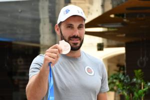 Pětinásobného mistra světa kajakáře Josefa Dostála vedle sportu, rybaření baví i studium na České zemědělské univerzitě
