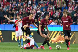 Fotbal bez diváků je zároveň fotbalem bez pyrotechniky v hledištích. Do kdy to vydrží?