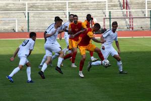 Půl tuctu a jeden obrázek z druholigového fotbalu Dukla Praha - Vyškov 2:1