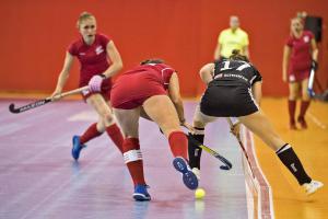 Podívejte se, jak hrají pozemní hokejistky v hale o titul mistryň Evropy ... Česko - Německo 4:3