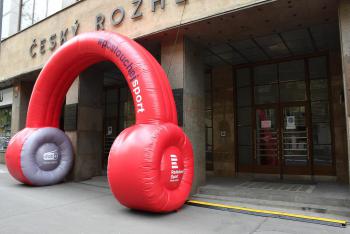 Český rozhlas v roce 2026 bude překypovat sportovními přenosy. Ty se už vysílají 100 let!