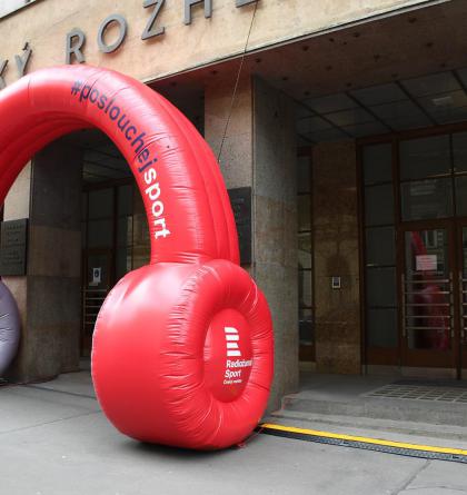 Český rozhlas v roce 2026 bude překypovat sportovními přenosy. Ty se už vysílají 100 let!
