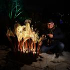 Křišťálová Botanické zahrada v Troji je rozsvícená sklářskými díly bývalého zápasníka  Pačínka Jiřího