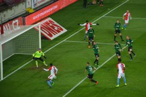Slavia si se štěstím udržela pětibodový náskok před Plzní. Slavia - Jablonec 2:1