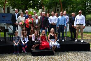 Ceny fair play 2022 převzali zachránci životů, školáci a za kariéru legendární trenérky Gabriela Soukalová a Jana Jílková