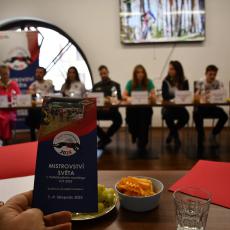 Leták vydaný k závodu