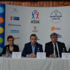 Dominika Kubišová, Svatava Ságnerová, Milan Hnilička, Miroslav Jansta a Jiří Ponikelský na prezentaci Sportovni ligy základních škol