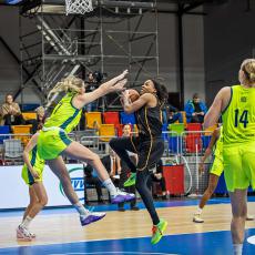 Skočí mi do náruče nebo mne mine