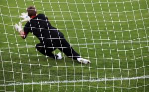 Čech chce zůstat v Chelsea další sezonu