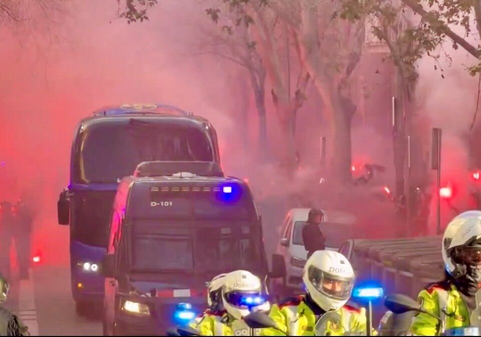 Násilí na stadionech ničí sport. Barcelona ukázala odvrácenou tvář