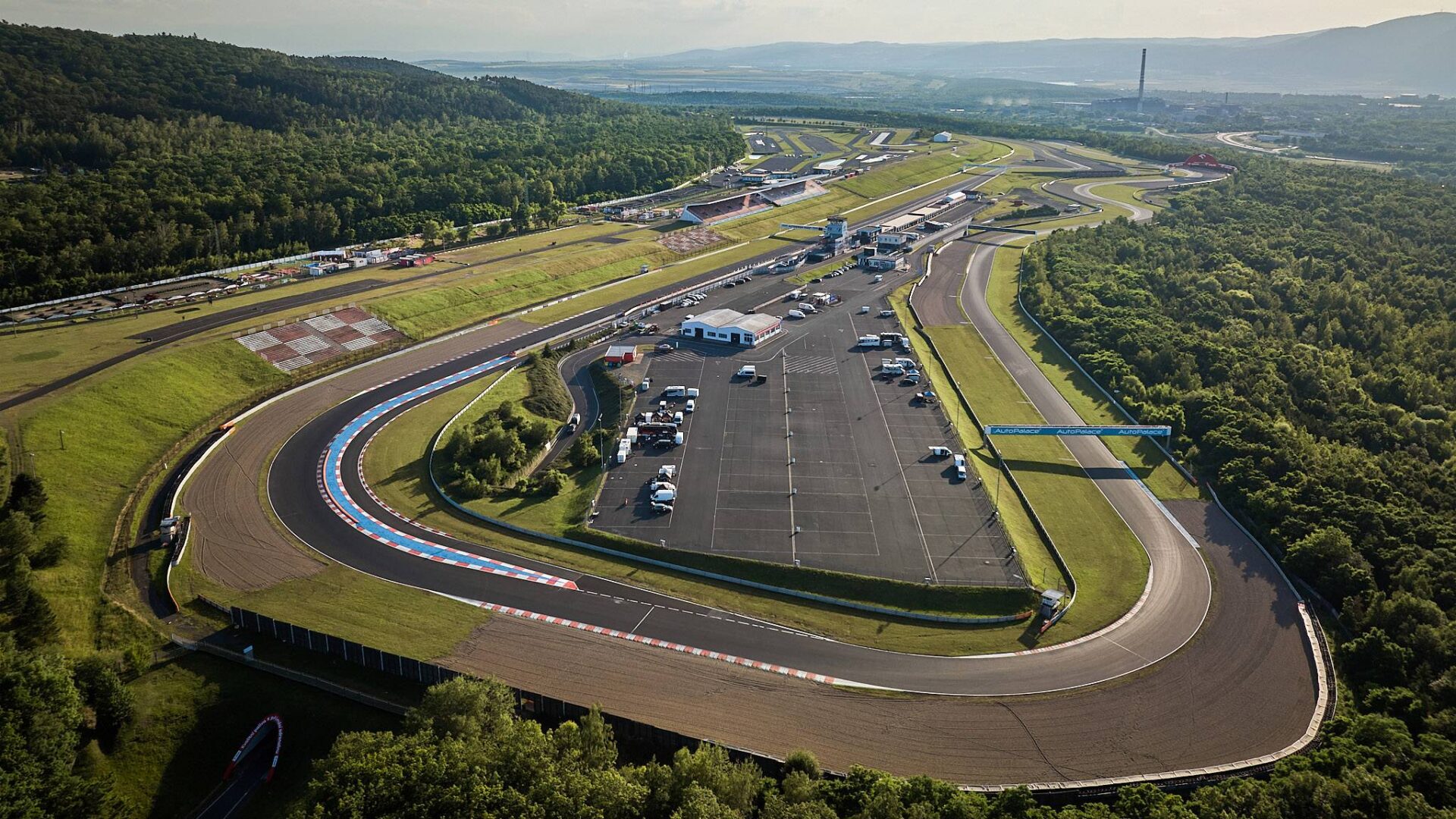 Společnost RIQ Investments dokončila akvizici 100% podílu ve společnosti AUTODROM MOST a.s.