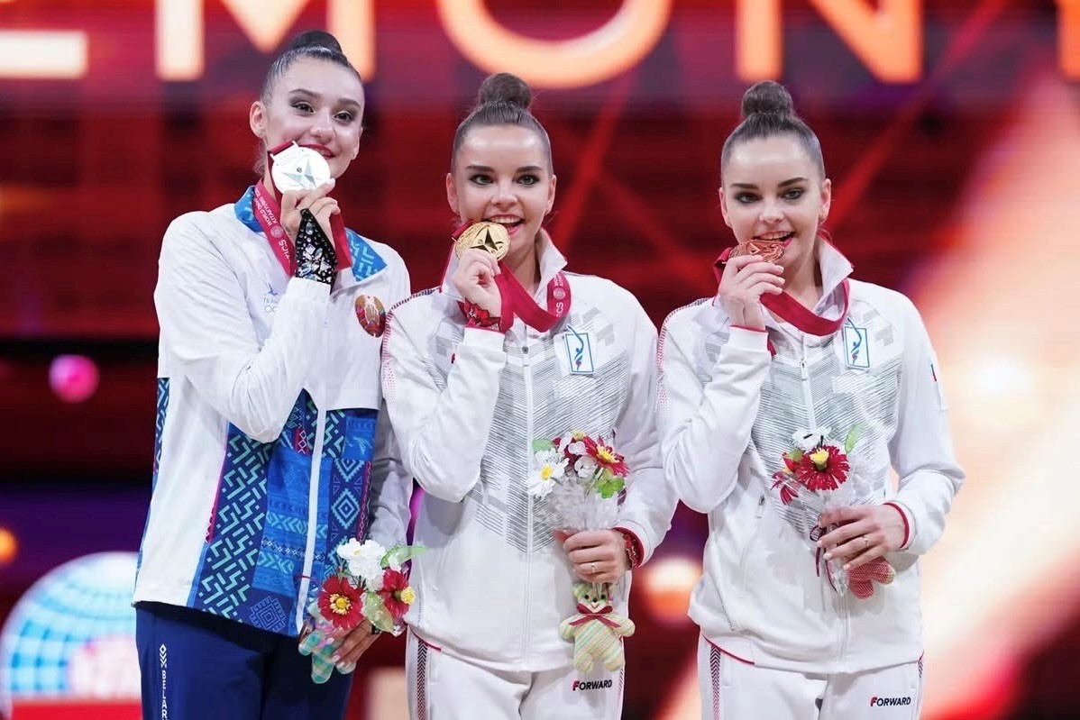 Rusové a Bělorusové zpět pod vlajkami. Gymnastika mění kurz