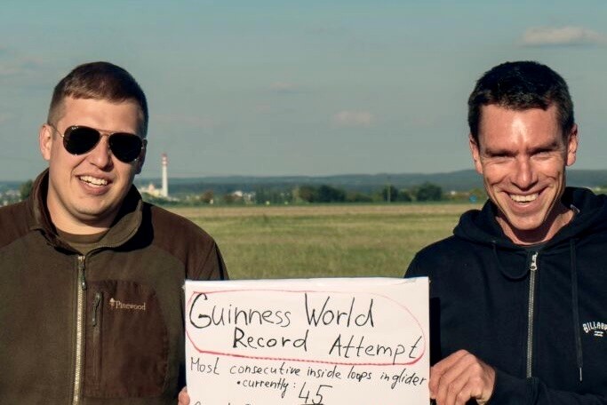 Česká letecká akrobacie slaví zápis do Guinnessovy knihy