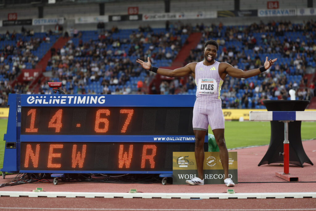 Světový rekordman na 150 m Noah Lyles