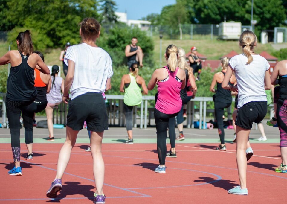 Sport, cvičení a pohyb: Jaký je mezi nimi rozdíl a co přinášejí našemu tělu?